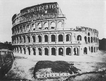 Colosso di Nerone: resti del basamento davanti al Colosseo