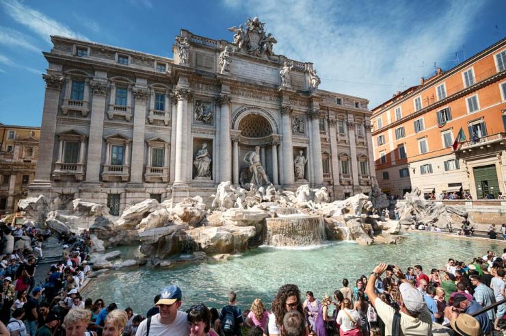 Fontana di Trevi: Storia e Architettura