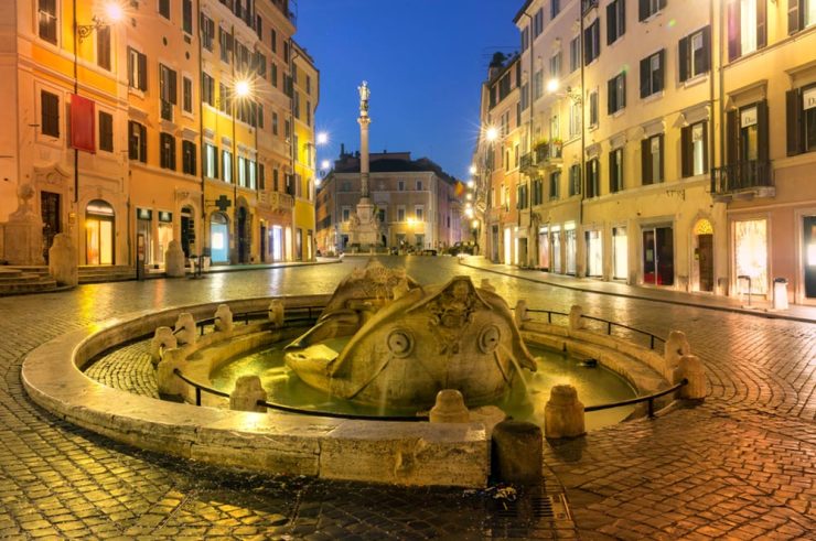 Piazza di Spagna e la Barcaccia: Storia e Monumenti da Vedere