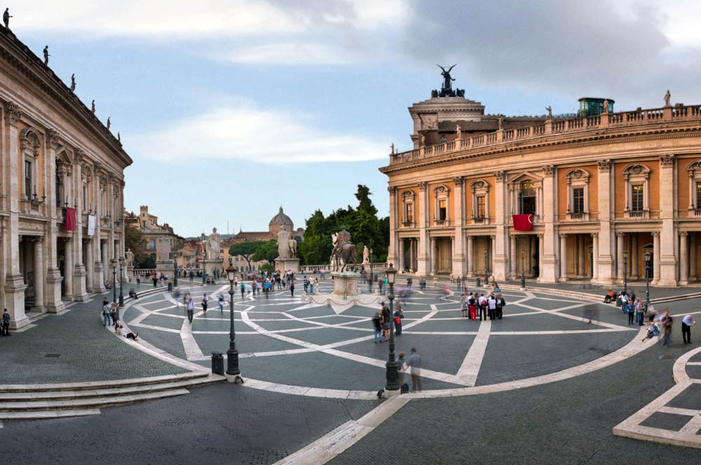 Piazza del Campidoglio: Dal Medioevo al Progetto di Michelangelo.