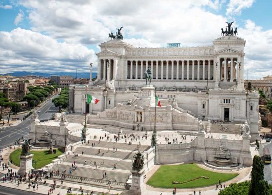 Vittoriano, Roma. Storia, Altare della Patria, Tomba del Milite Ignoto