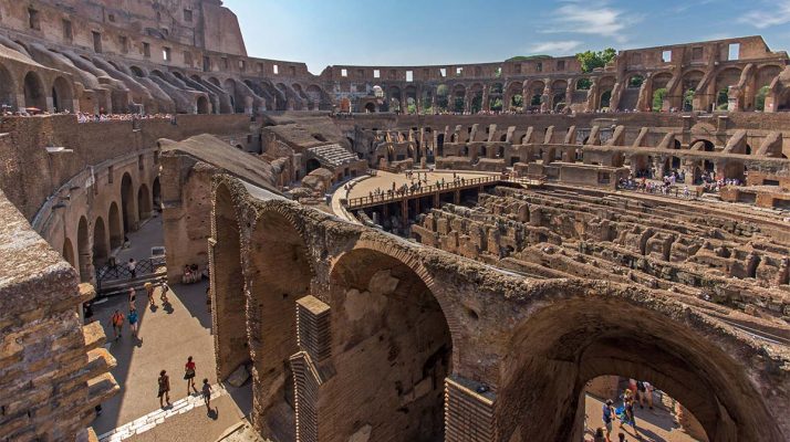 Ambulacro interno del Colosseo con arcate radiali a spina di pesce