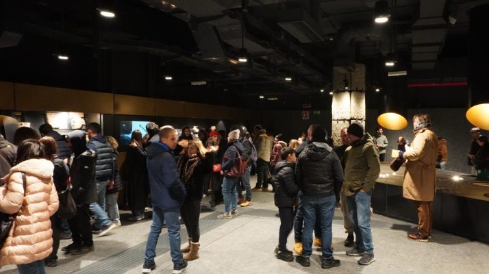 Area espositiva dei pozzi repubblicani lungo il percorso di corridoio della stazione Colosseo - Fori Imperiali