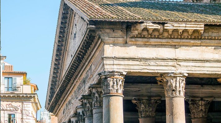 Pantheon: dettaglio del portico con capitelli corinzi